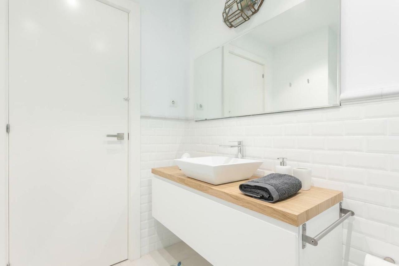 Stylish Apartment With Terrace For Couple Or Family Βαρκελώνη Εξωτερικό φωτογραφία